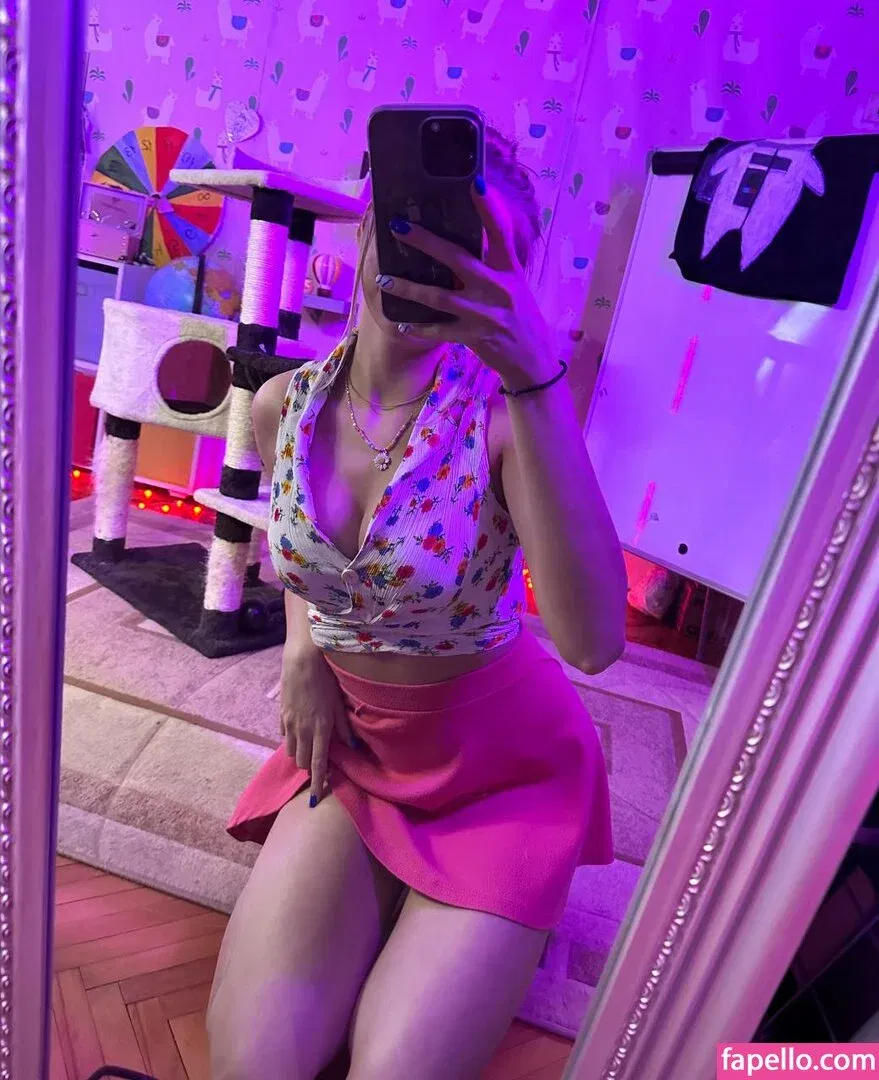 busya18plus Onlyfans Photo Gallery 