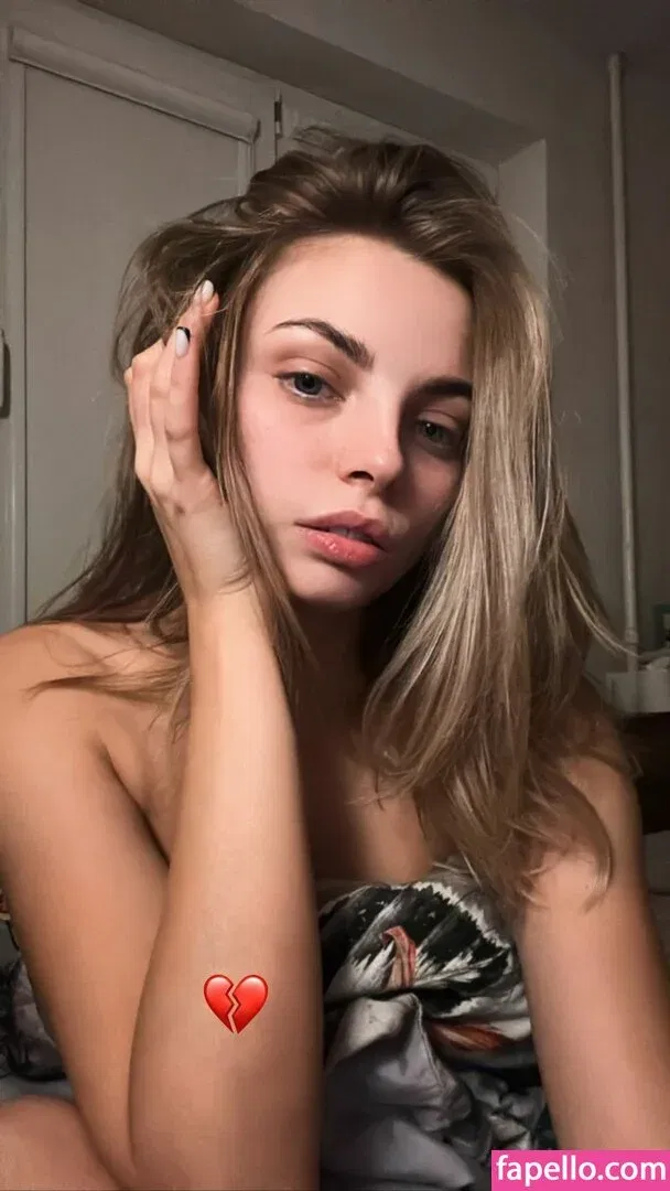 busya18plus Onlyfans Photo Gallery 