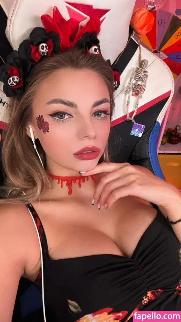 busya18plus Onlyfans Photo Gallery 