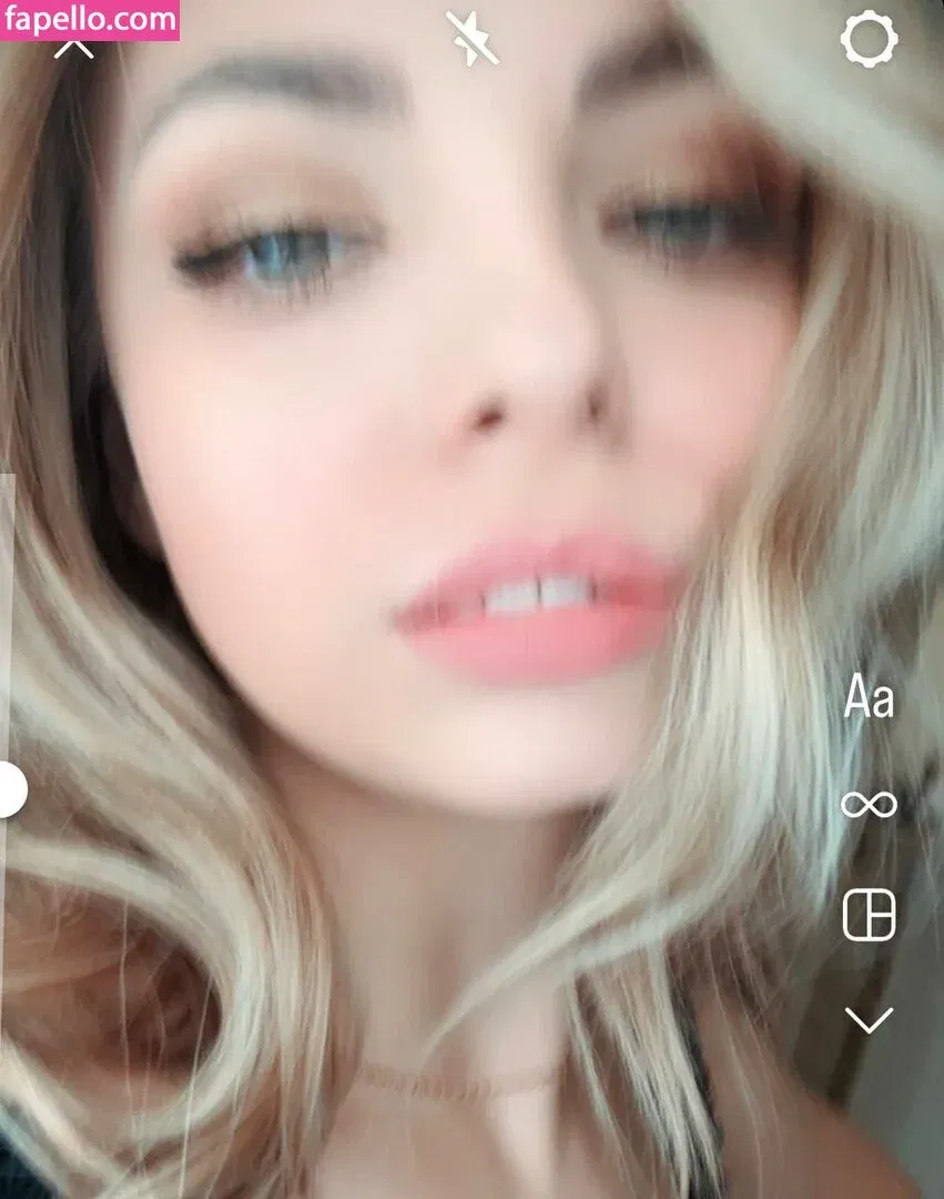 busya18plus Onlyfans Photo Gallery 