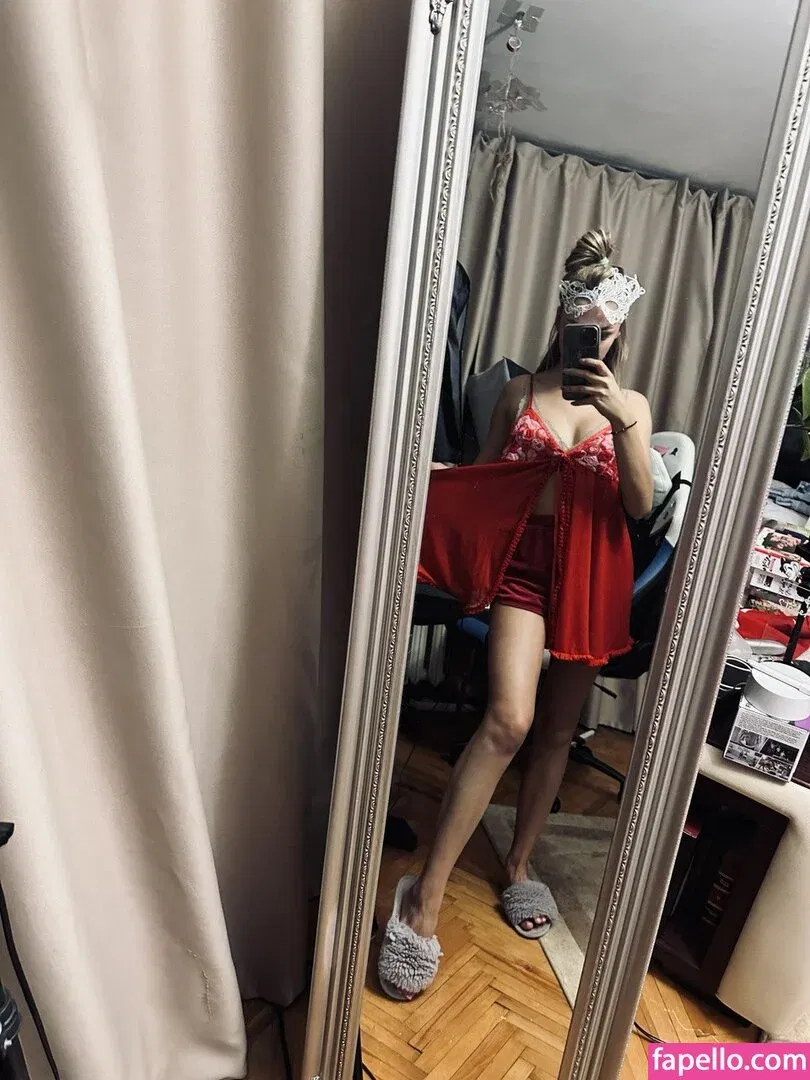 busya18plus Onlyfans Photo Gallery 