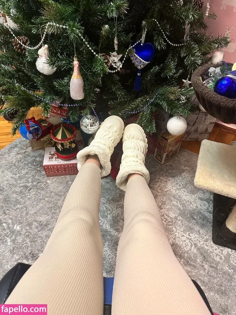 busya18plus Onlyfans Photo Gallery 