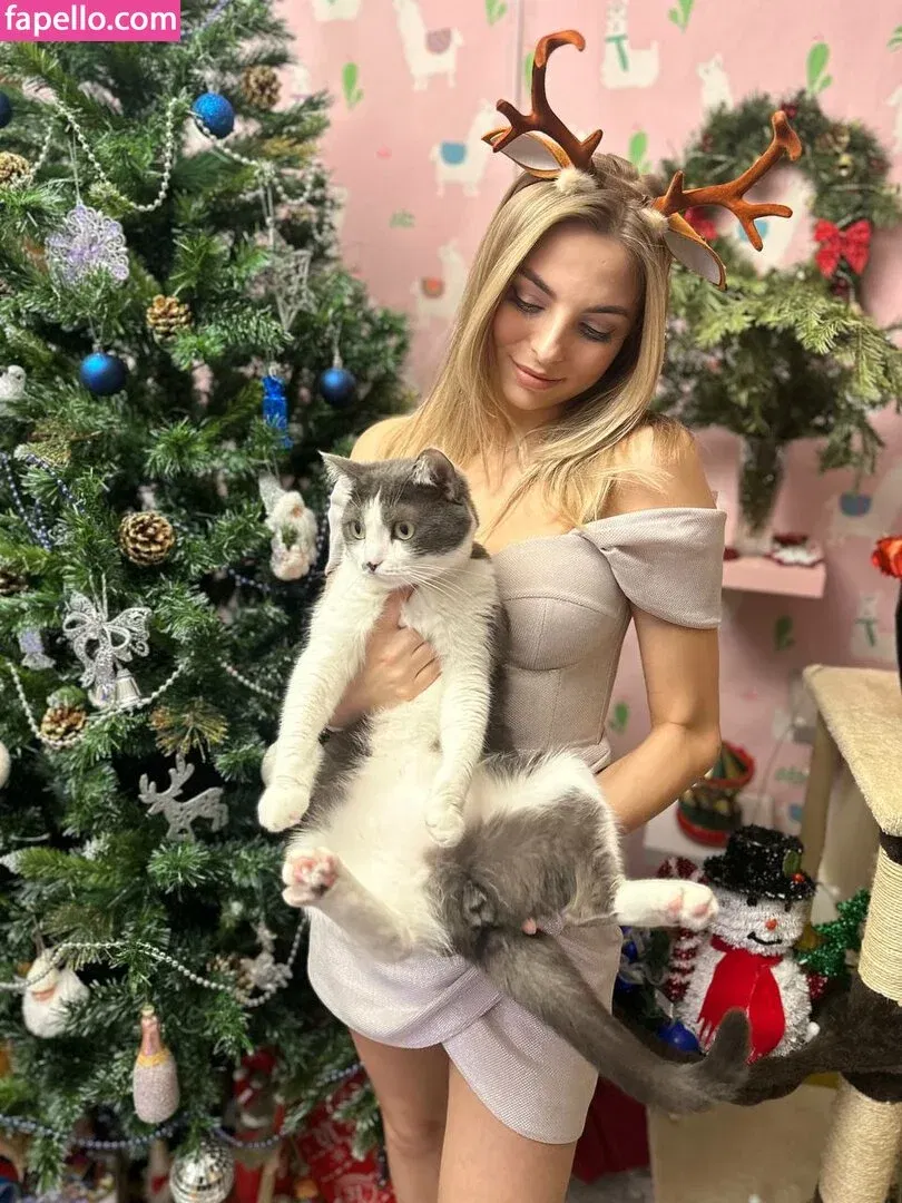 busya18plus Onlyfans Photo Gallery 