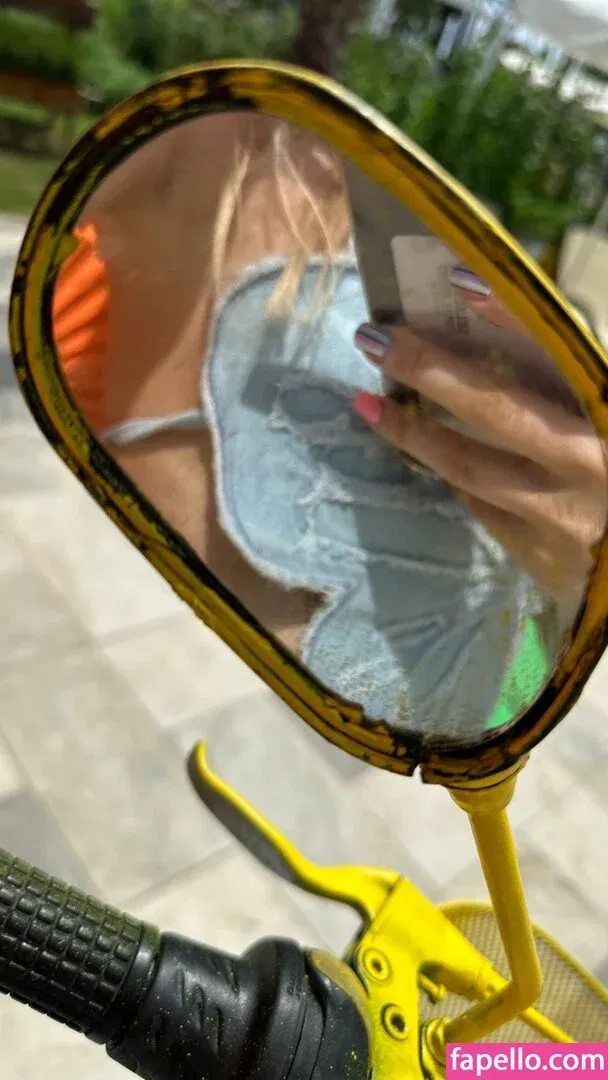 busya18plus Onlyfans Photo Gallery 