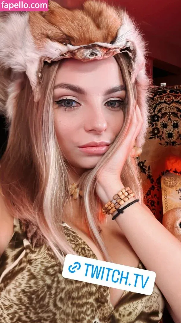 busya18plus Onlyfans Photo Gallery 