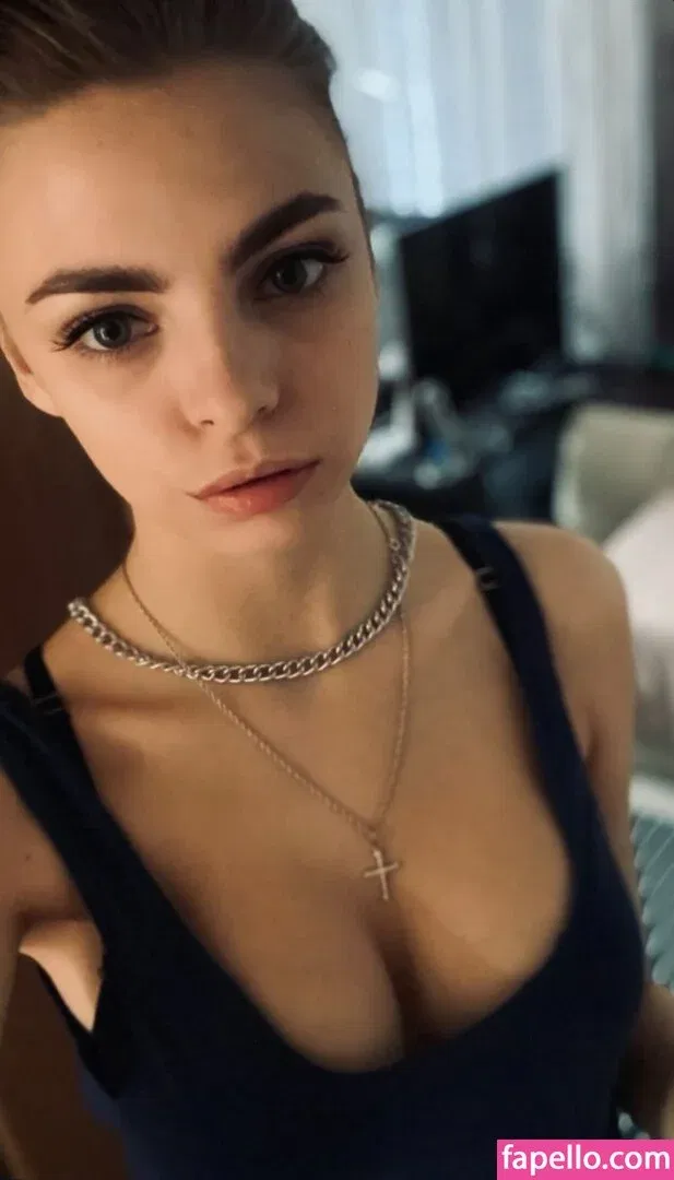 busya18plus Onlyfans Photo Gallery 