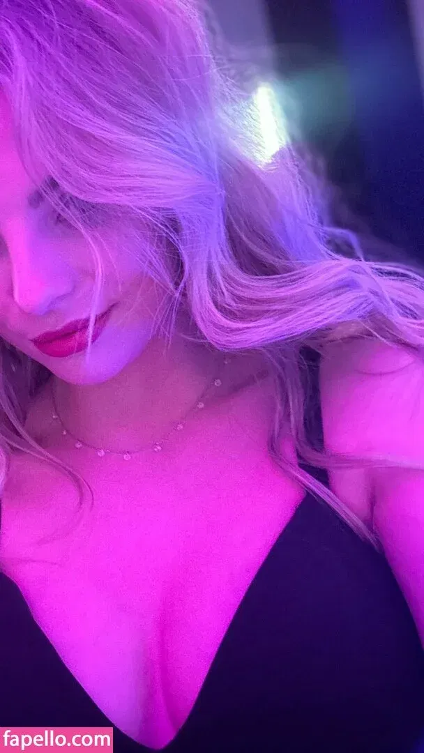 busya18plus Onlyfans Photo Gallery 