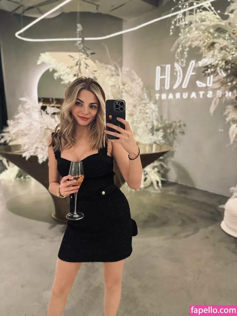 busya18plus Onlyfans Photo Gallery 