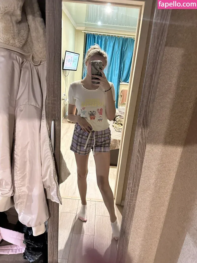 busya18plus Onlyfans Photo Gallery 