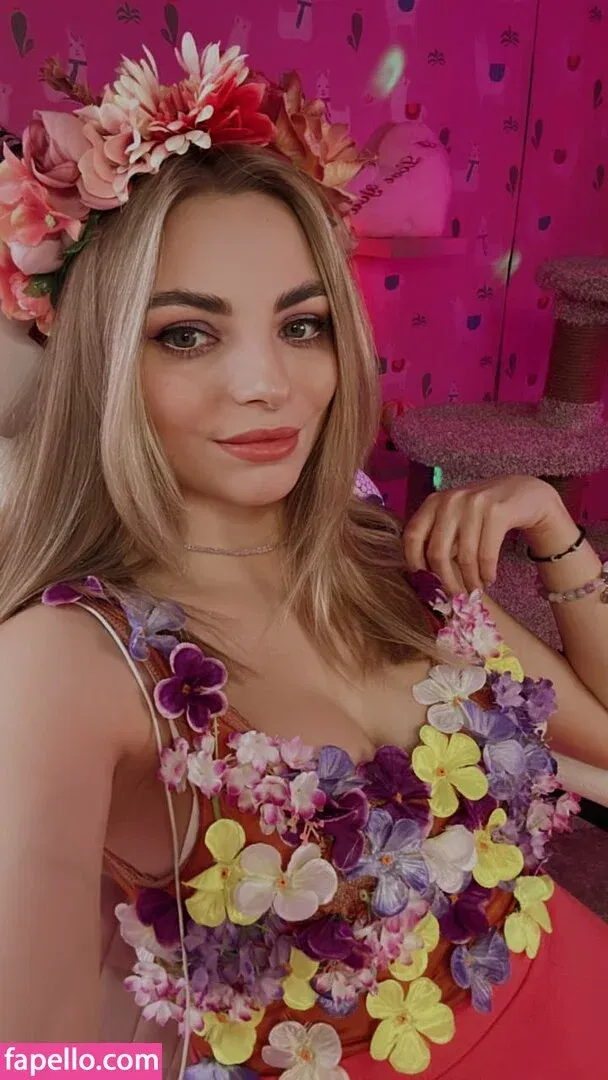 busya18plus Onlyfans Photo Gallery 