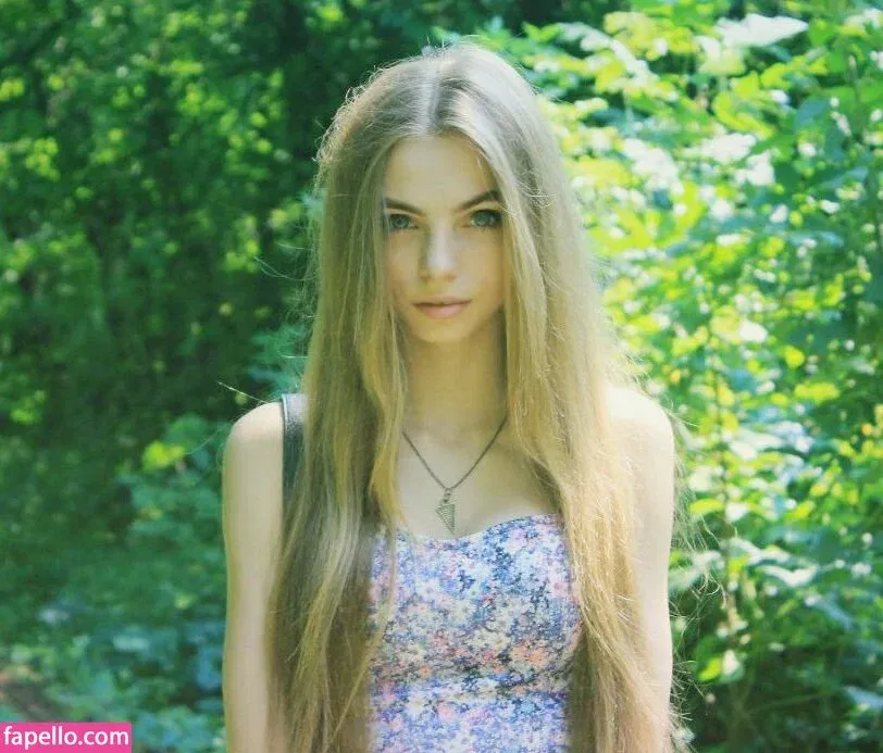 busya18plus Onlyfans Photo Gallery 