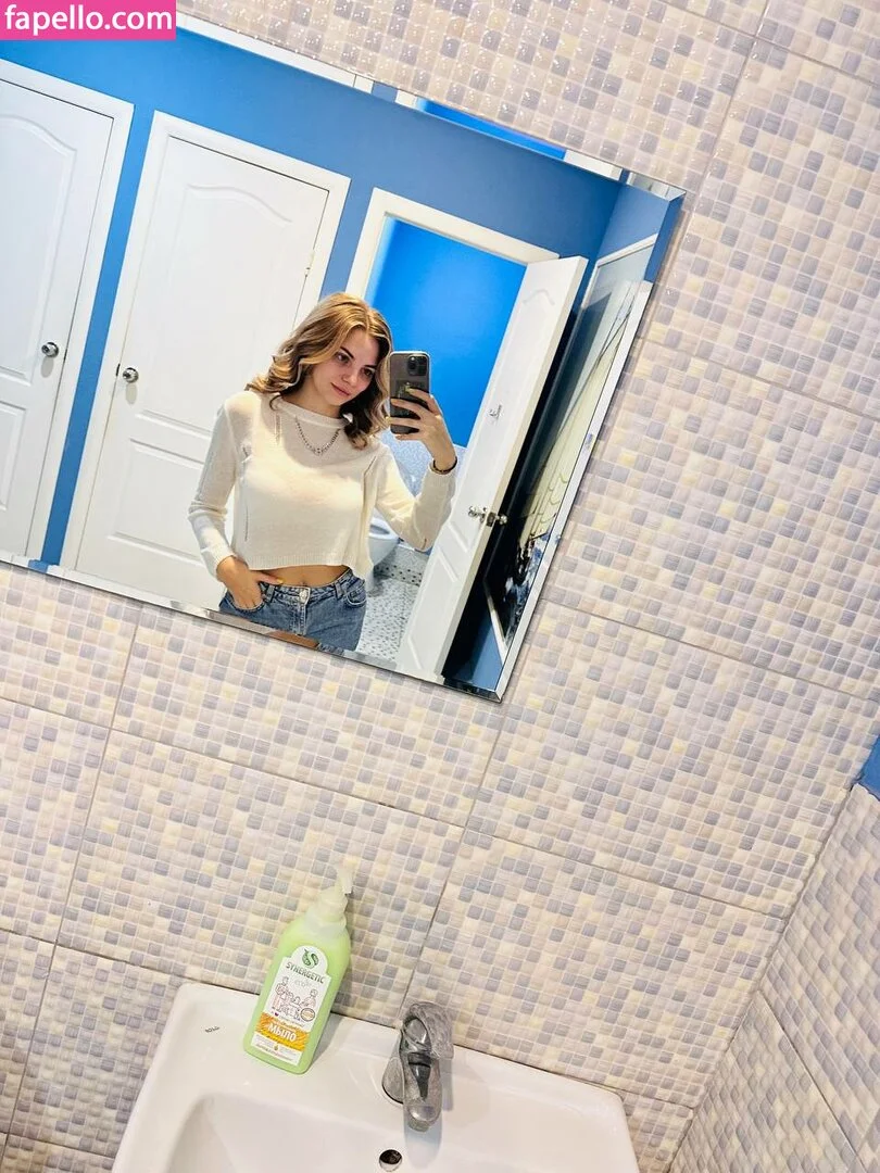 busya18plus Onlyfans Photo Gallery 