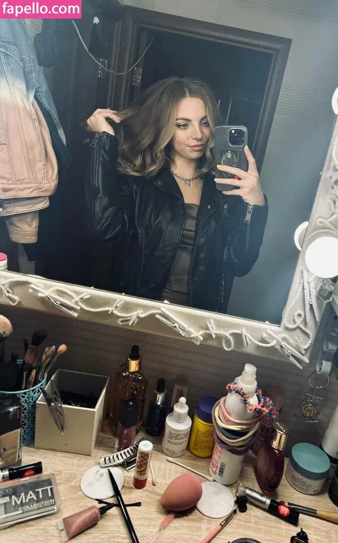 busya18plus Onlyfans Photo Gallery 