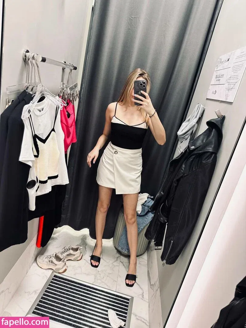 busya18plus Onlyfans Photo Gallery 