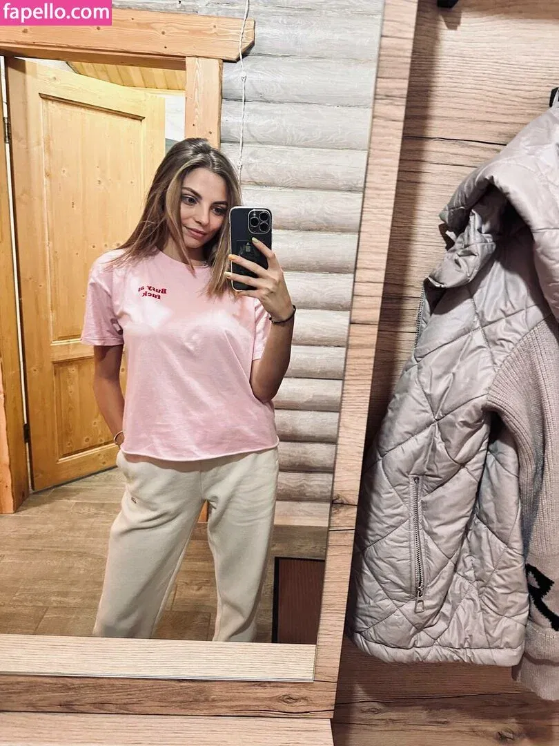 busya18plus Onlyfans Photo Gallery 