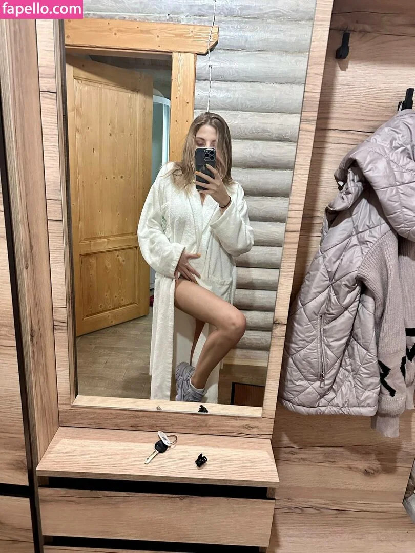 busya18plus Onlyfans Photo Gallery 