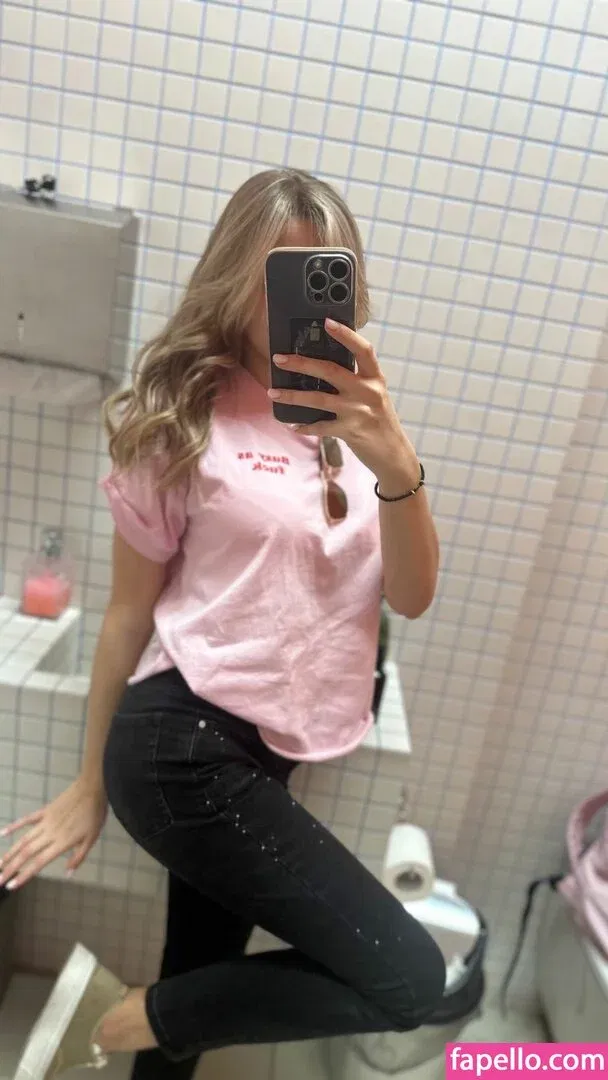 busya18plus Onlyfans Photo Gallery 