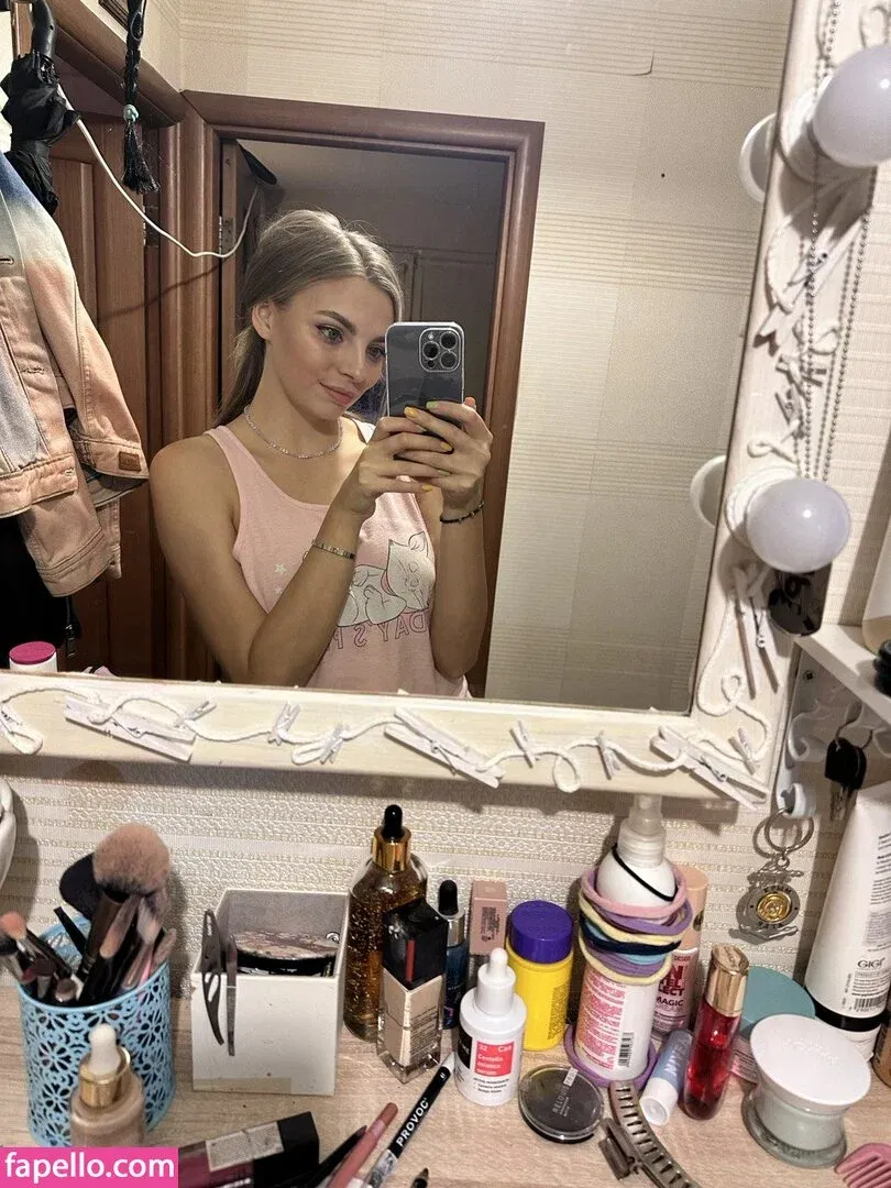 busya18plus Onlyfans Photo Gallery 