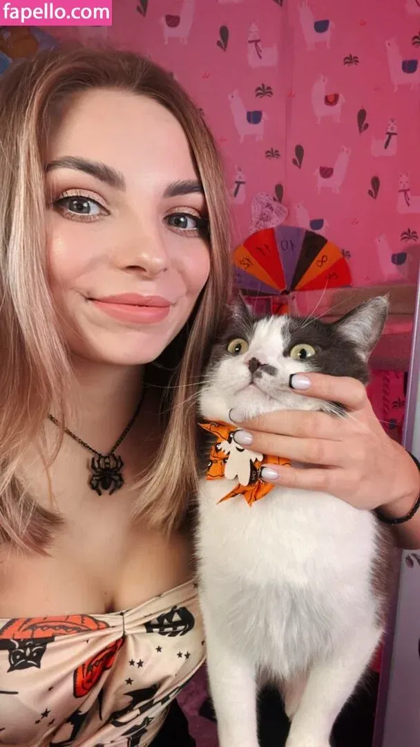 busya18plus Onlyfans Photo Gallery 