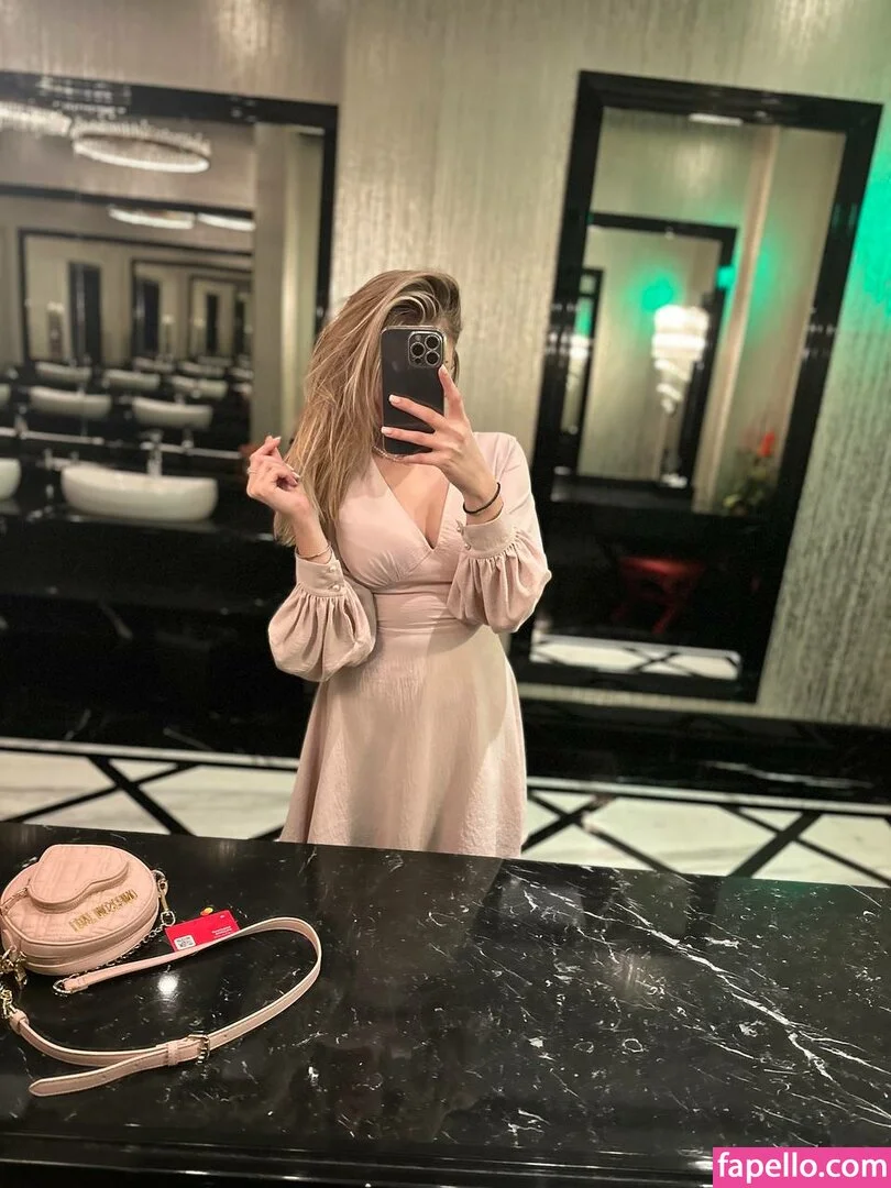 busya18plus Onlyfans Photo Gallery 