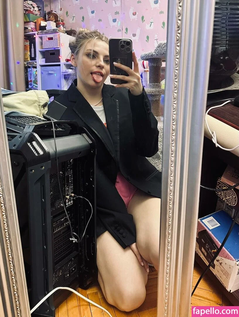 busya18plus Onlyfans Photo Gallery 