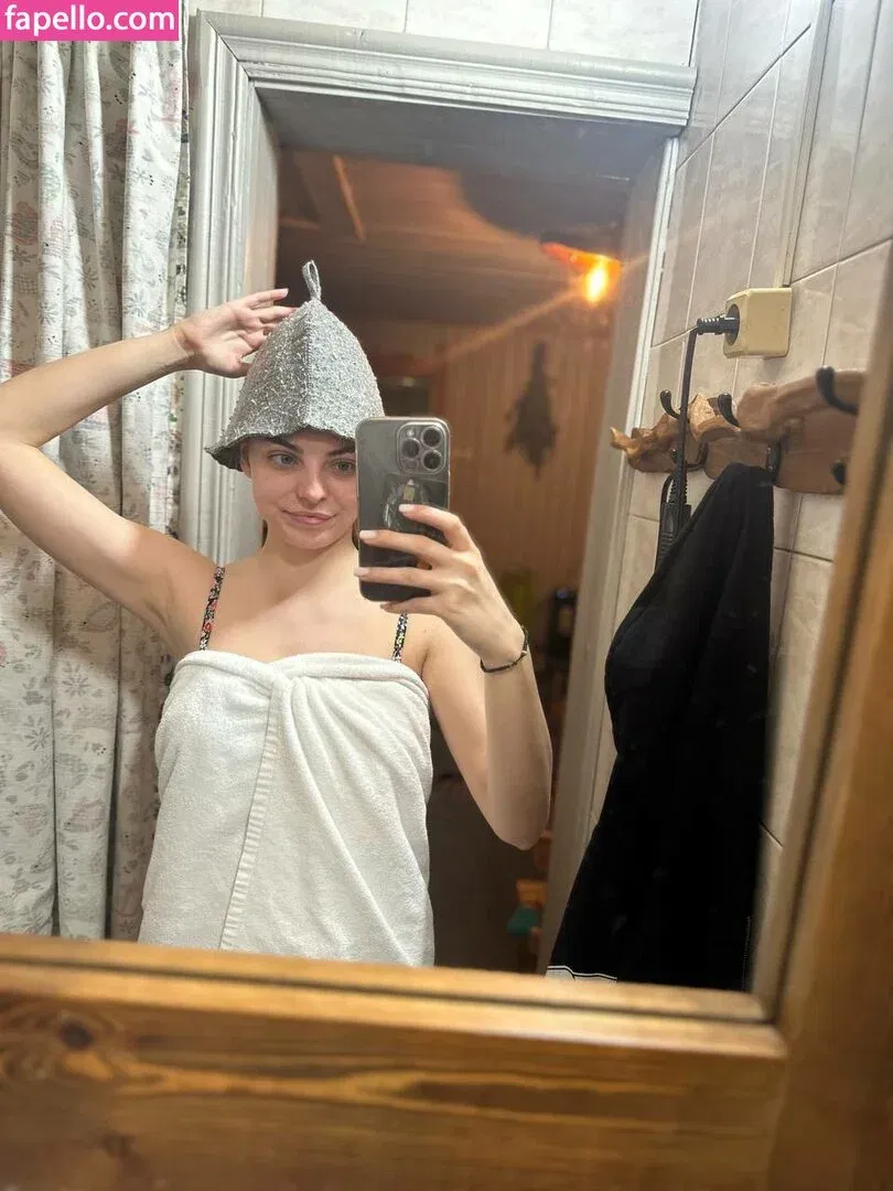 busya18plus Onlyfans Photo Gallery 