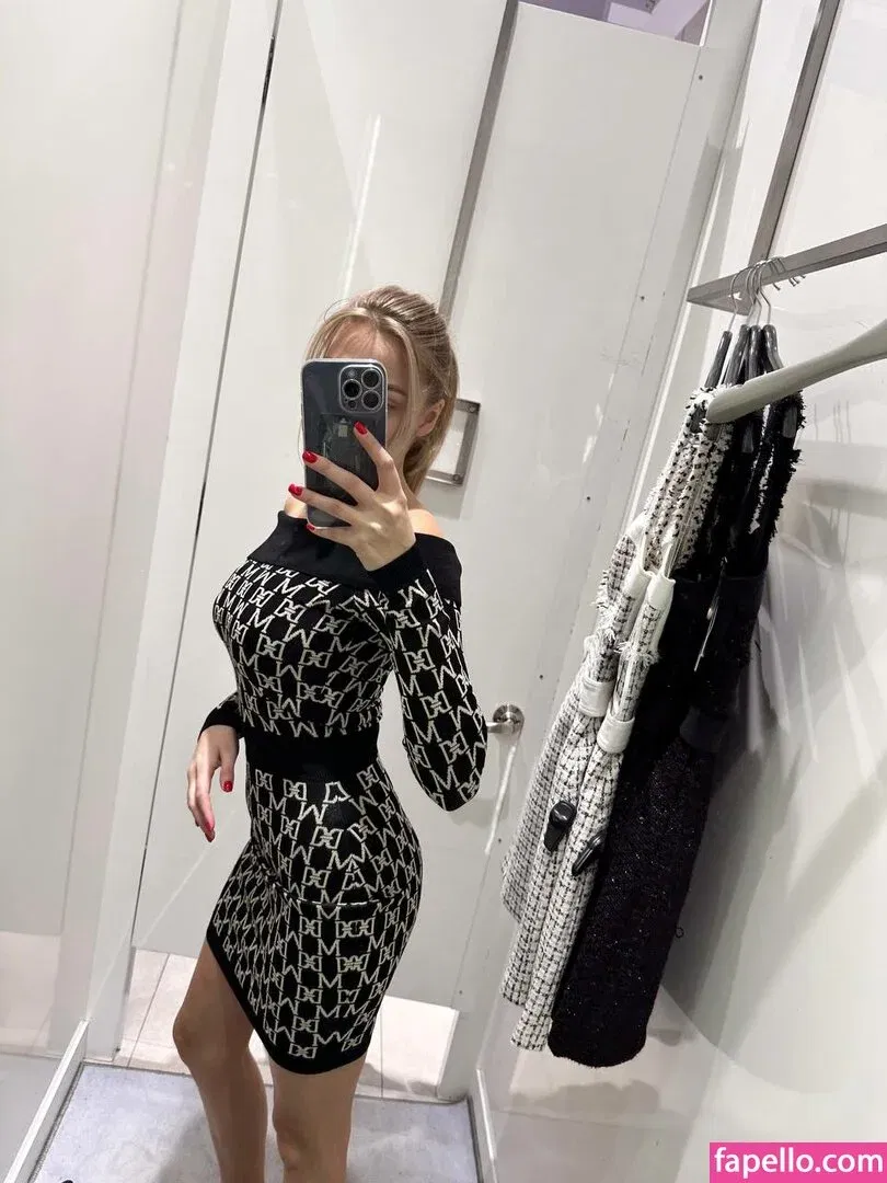 busya18plus Onlyfans Photo Gallery 