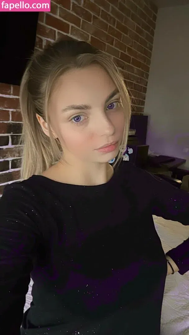 busya18plus Onlyfans Photo Gallery 