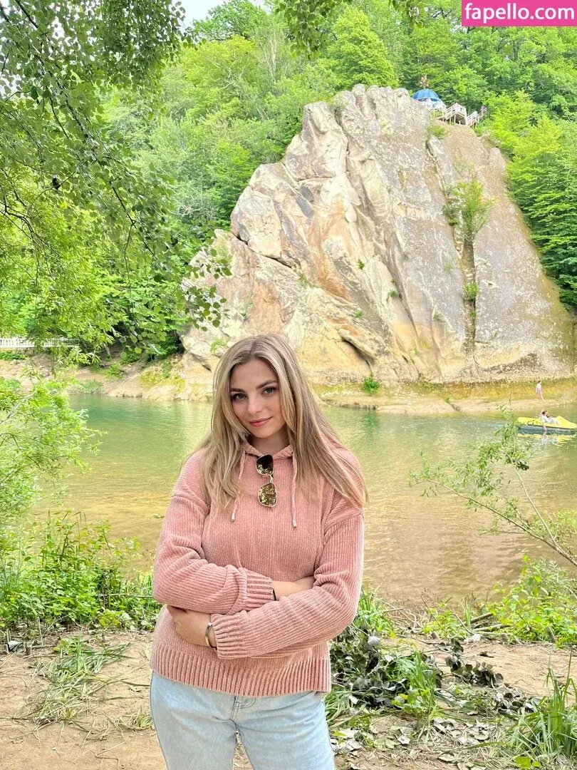 busya18plus Onlyfans Photo Gallery 