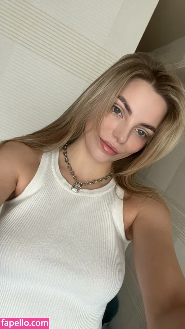 busya18plus Onlyfans Photo Gallery 