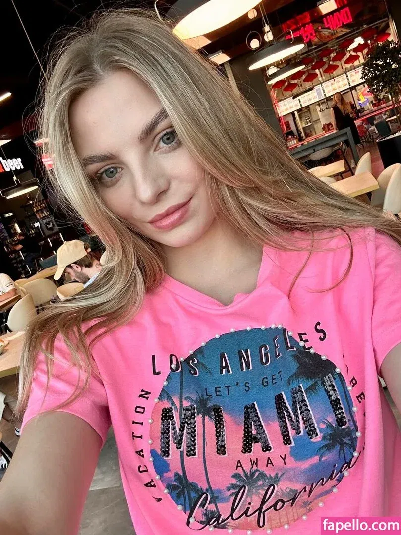 busya18plus Onlyfans Photo Gallery 