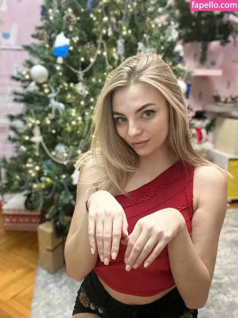 busya18plus Onlyfans Photo Gallery 