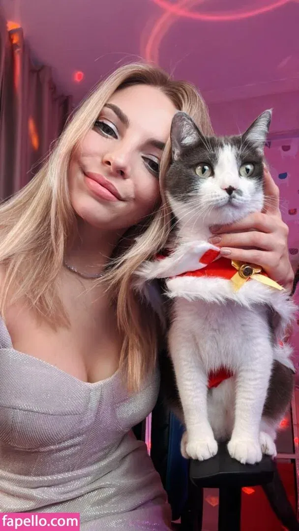 busya18plus Onlyfans Photo Gallery 