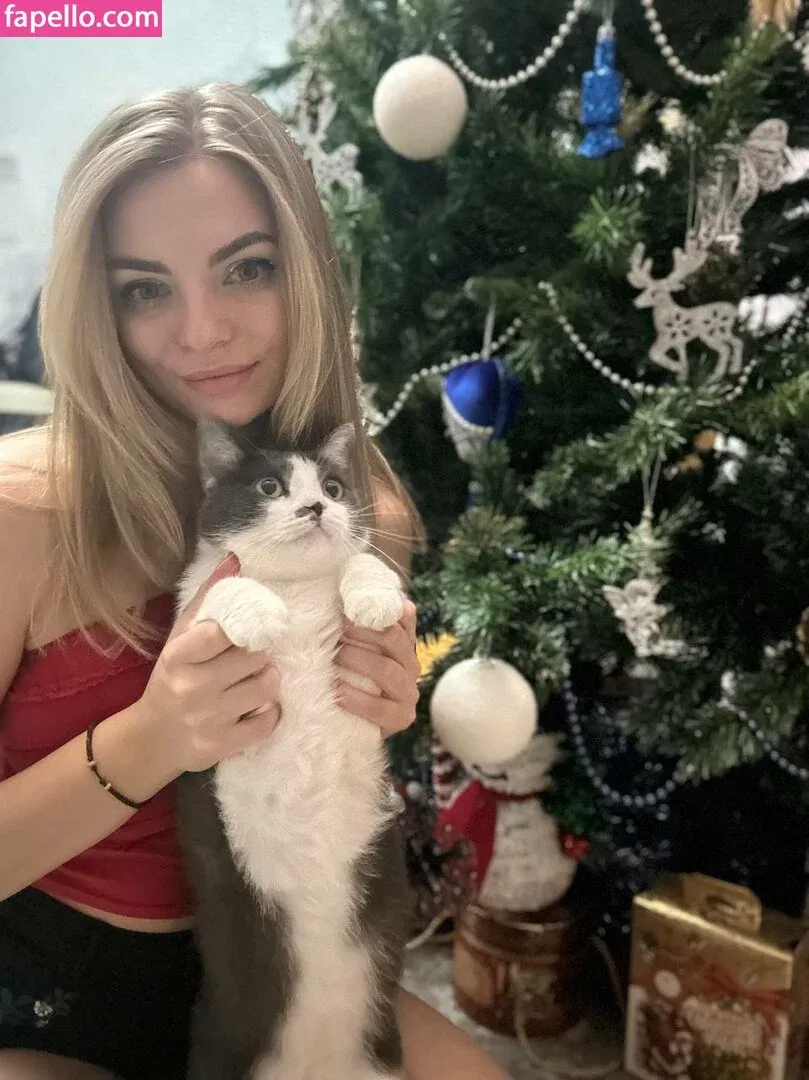 busya18plus Onlyfans Photo Gallery 