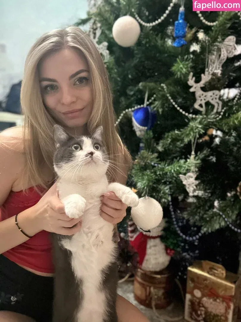 busya18plus Onlyfans Photo Gallery 