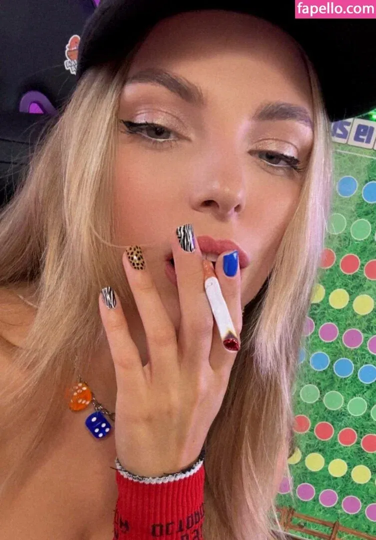 busya18plus Onlyfans Photo Gallery 