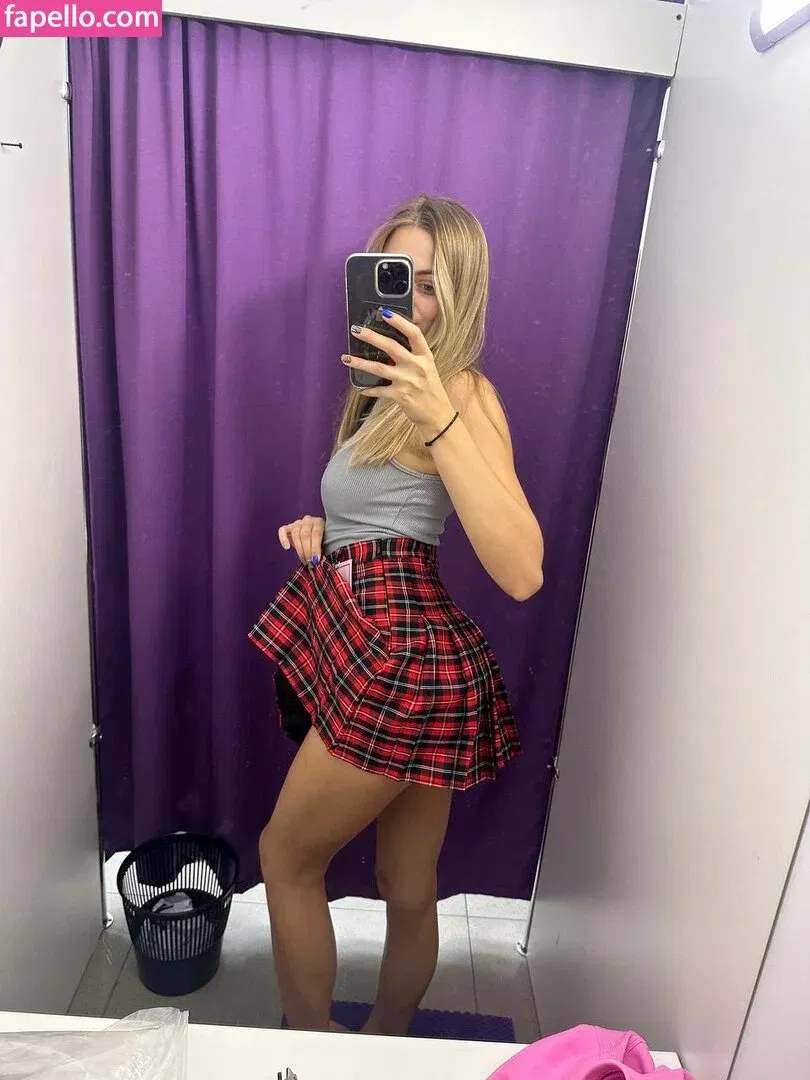 busya18plus Onlyfans Photo Gallery 