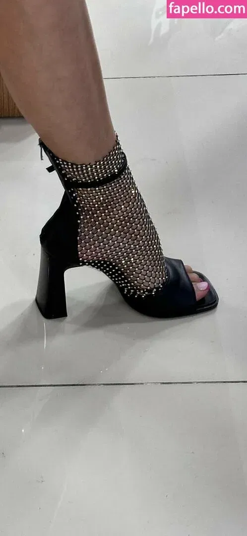 busya18plus Onlyfans Photo Gallery 