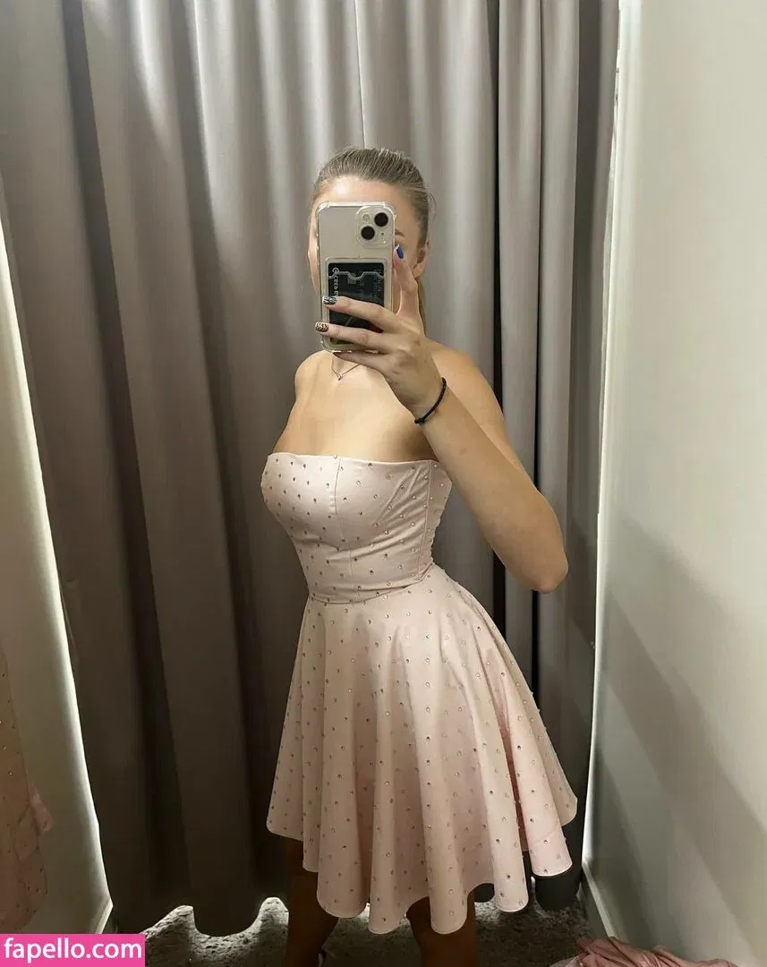 busya18plus Onlyfans Photo Gallery 