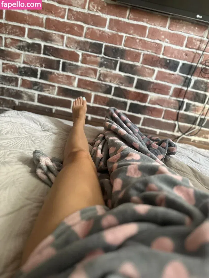 busya18plus Onlyfans Photo Gallery 