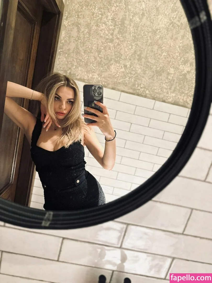 busya18plus Onlyfans Photo Gallery 