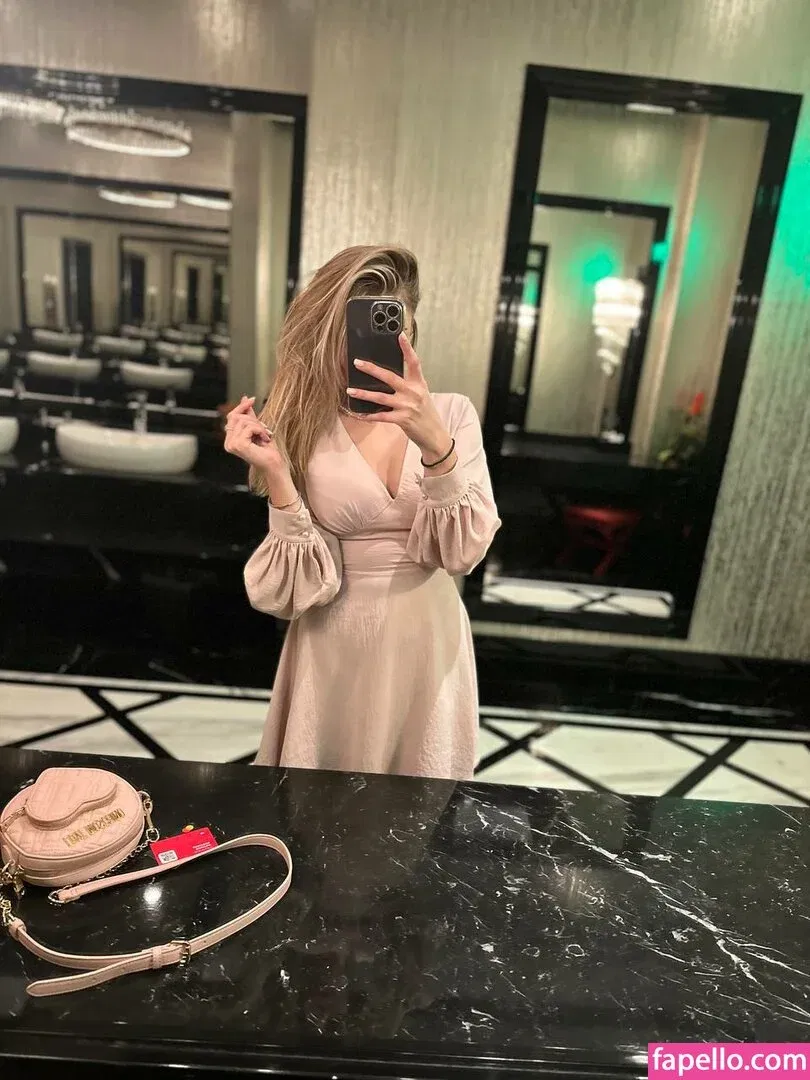 busya18plus Onlyfans Photo Gallery 