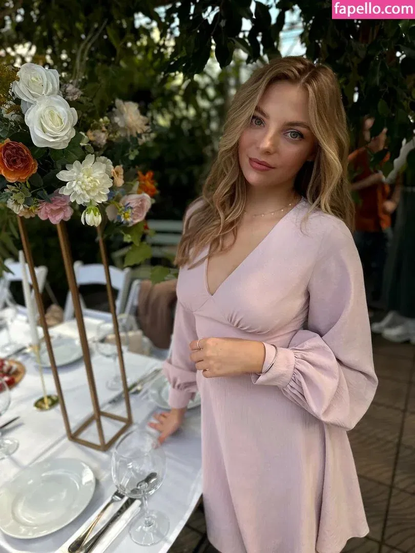 busya18plus Onlyfans Photo Gallery 