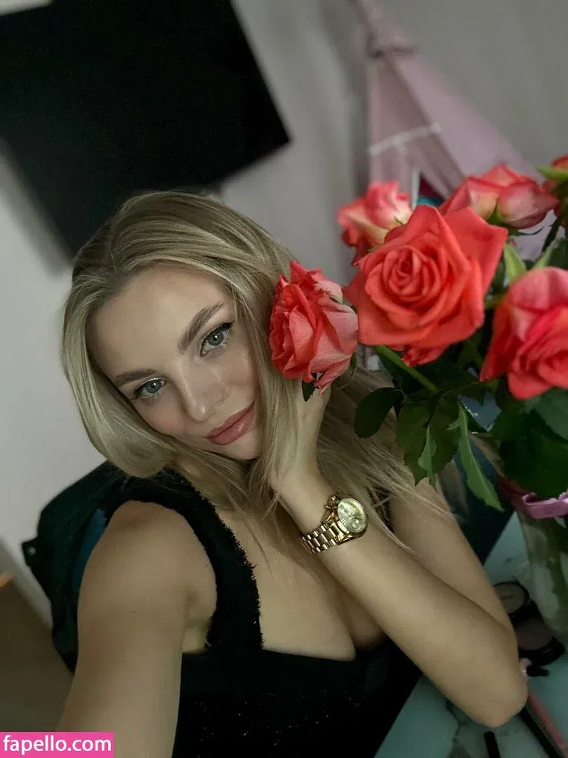 busya18plus Onlyfans Photo Gallery 