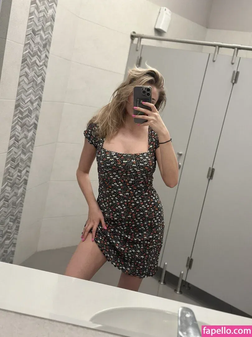 busya18plus Onlyfans Photo Gallery 