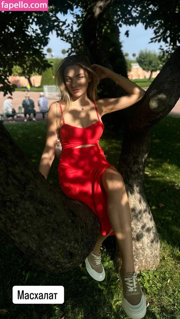 busya18plus Onlyfans Photo Gallery 