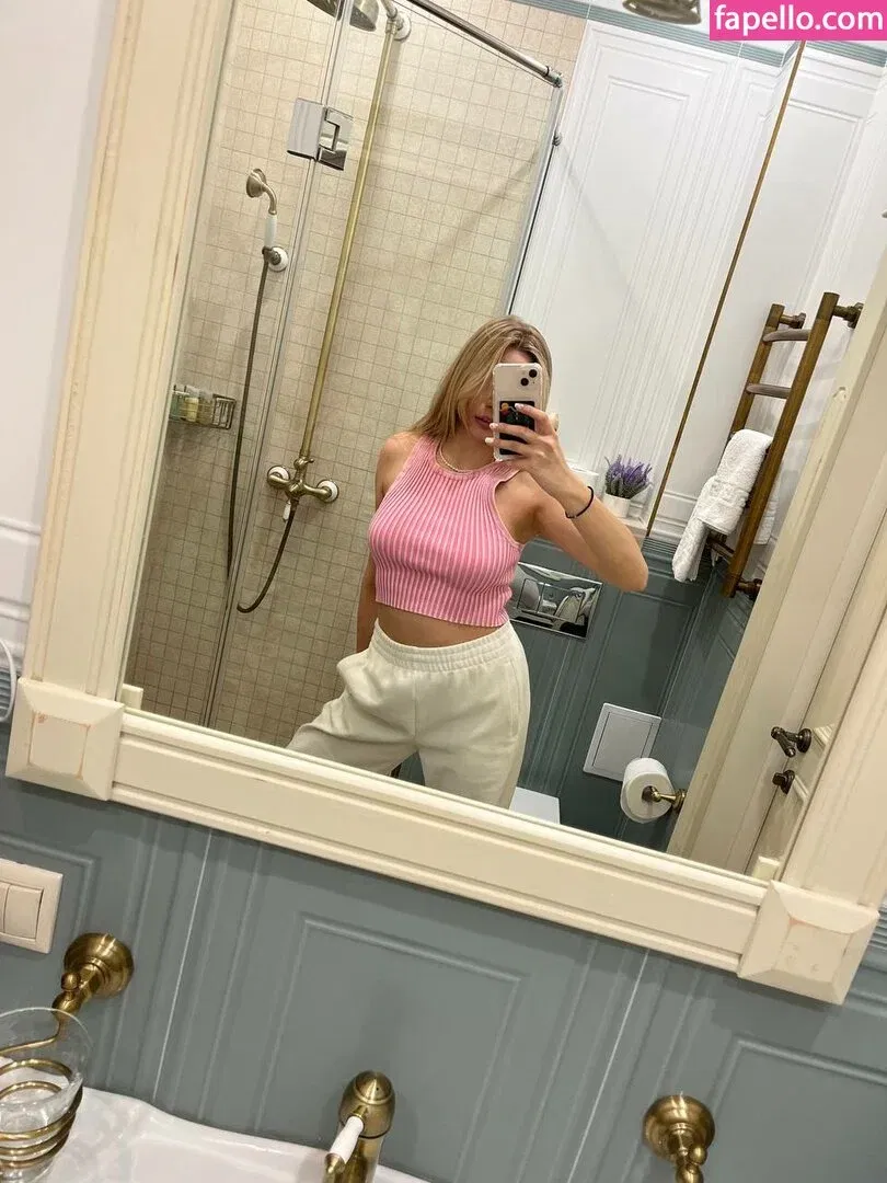 busya18plus Onlyfans Photo Gallery 