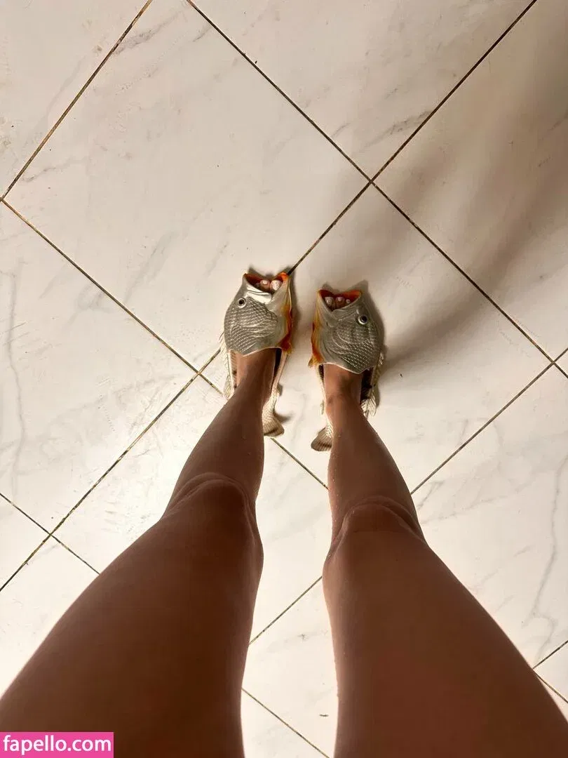 busya18plus Onlyfans Photo Gallery 