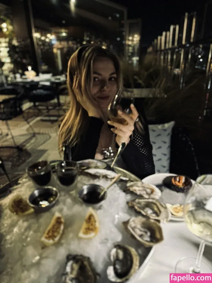 busya18plus Onlyfans Photo Gallery 