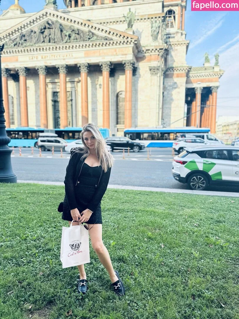 busya18plus Onlyfans Photo Gallery 